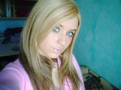 la plus sympa des meuf et la plus bellllllllllllllllllllllllllllllllllle ds le monde entier c sofia!!!!!!!!!!!!!!!!!!!!!!!!!